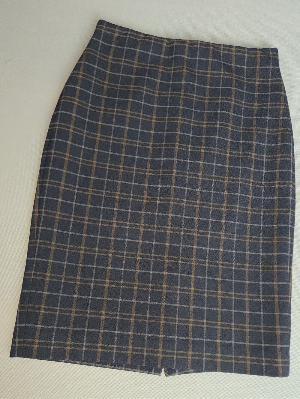 Ann Taylor Plaid Pencil Skirt, Size 4, Classic Professional Office Wear - Trendy